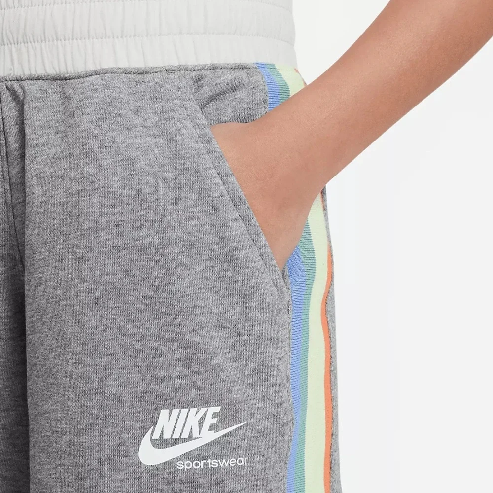 Nike Girls Sportswear Heritage Shorts Carbon Heather Size‎ XL